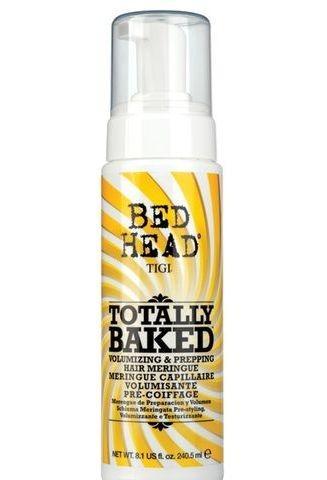 Tigi Bed Head Totally Baked Foam  240,5ml Objemová vlasová pěna